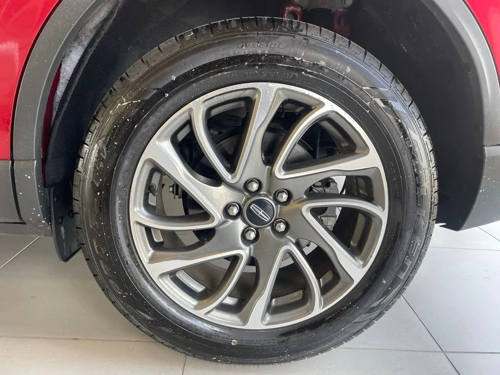 Used 2021 Red Lincoln Standard image 18