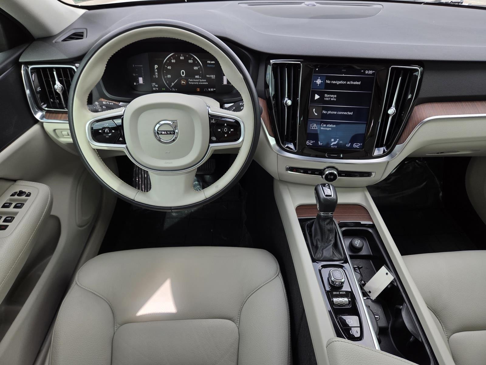 Used 2019 Crystal White Pearl Metallic Volvo Momentum image 14