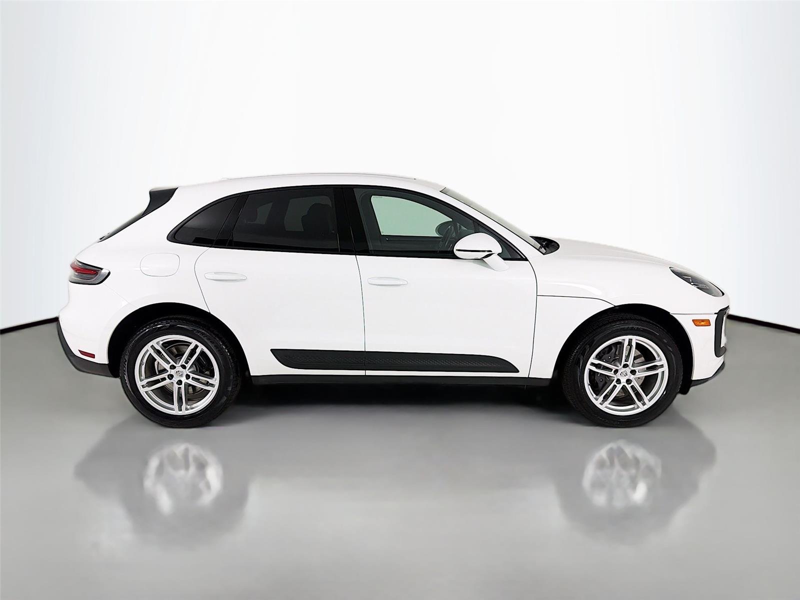 Used 2022 White Porsche  image 27