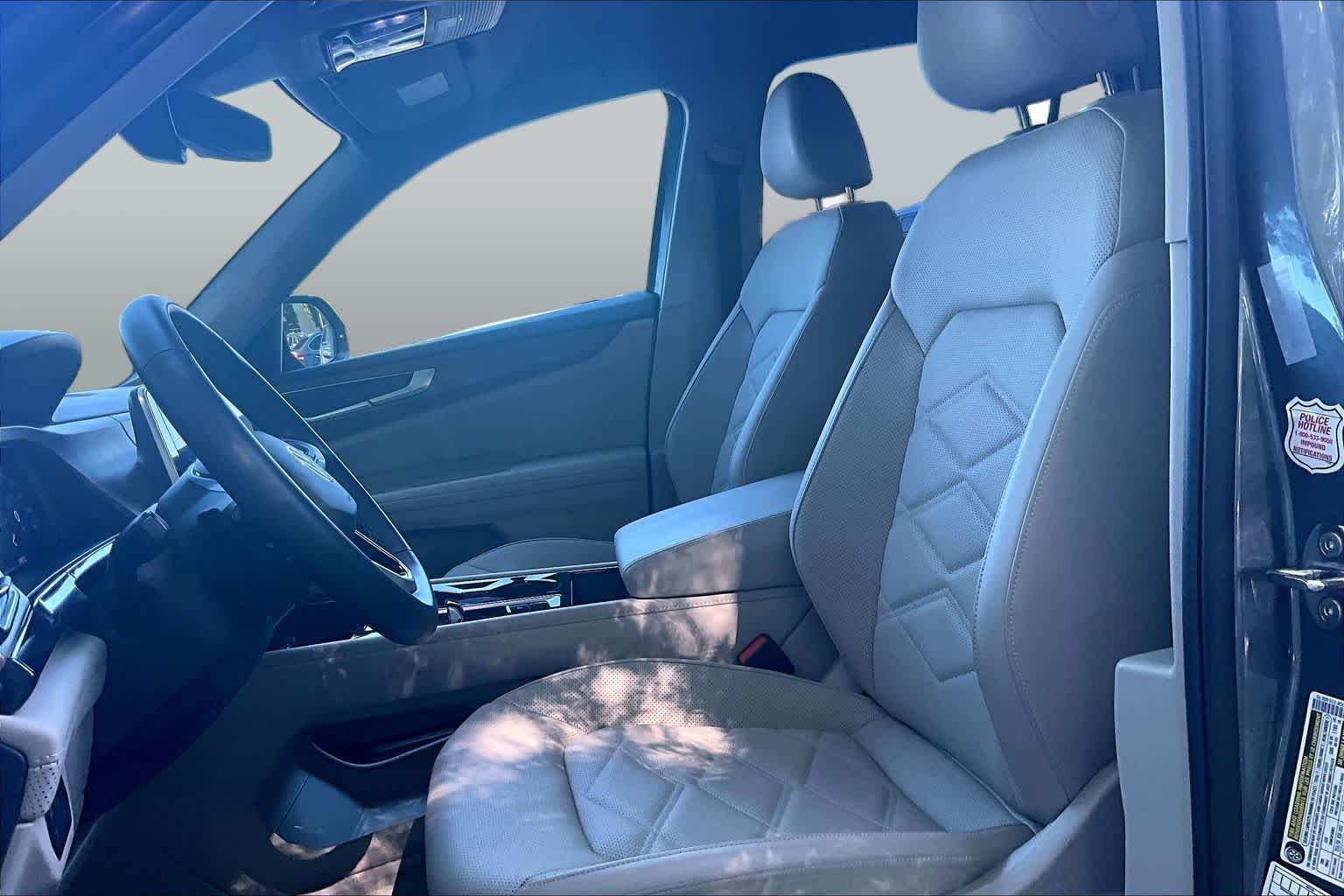 Pre-Owned 2025 Volkswagen Atlas 2.0T SE W/Technology