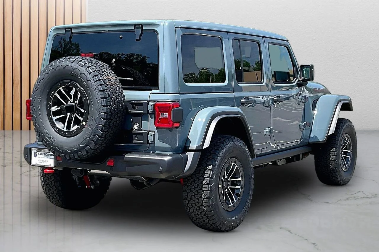 New 2026 Anvil Clear-Coat Exterior Paint Jeep Rubicon X image 8