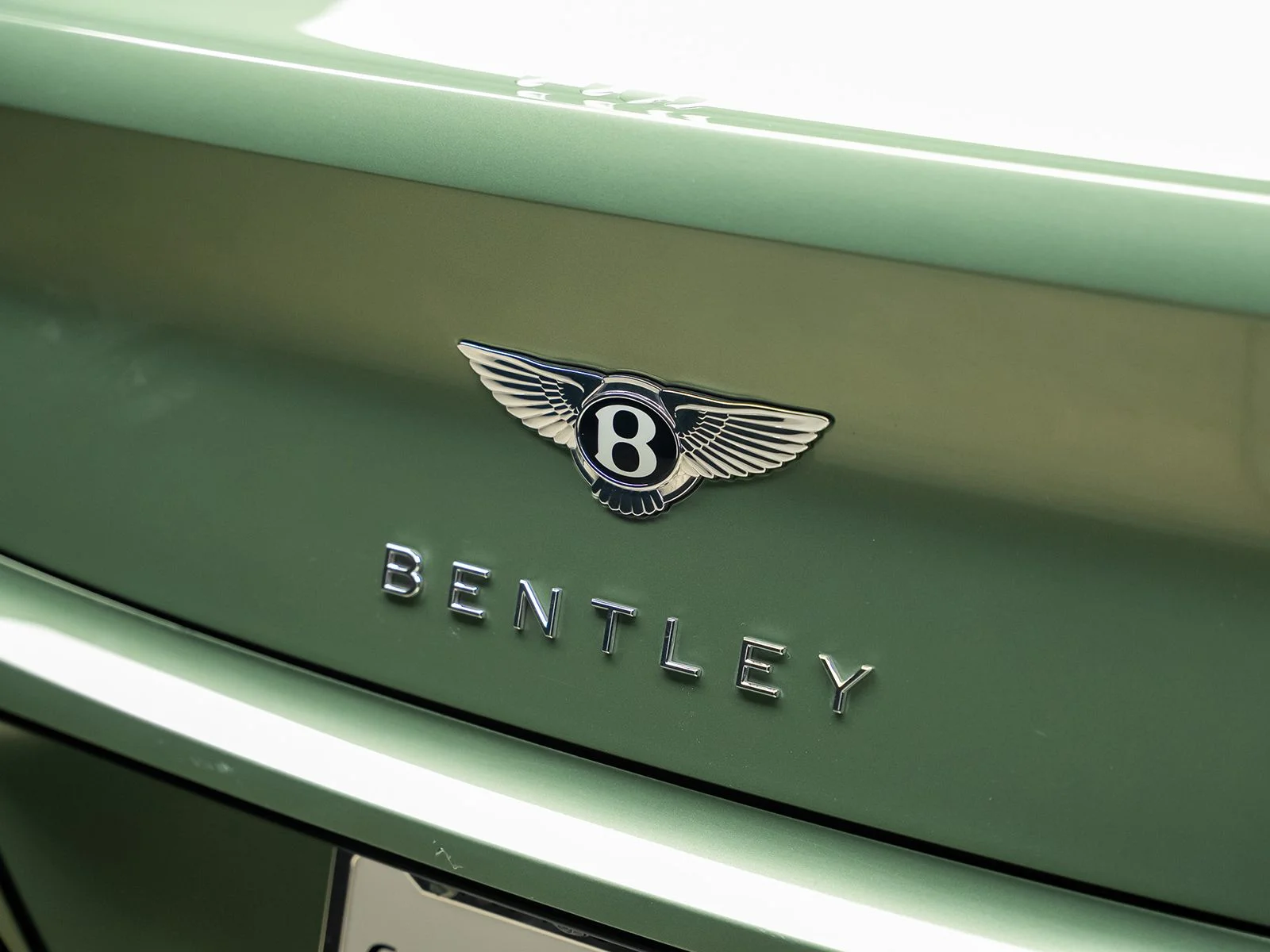 Used 2021 Green Bentley V8 image 20
