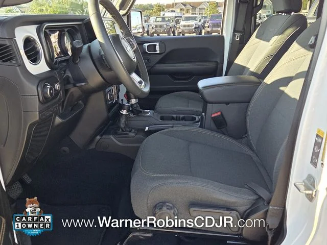 Used 2024 White Jeep Sahara image 5