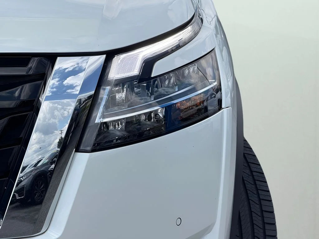 Used 2024 Pearl White Tricoat Nissan Platinum image 5