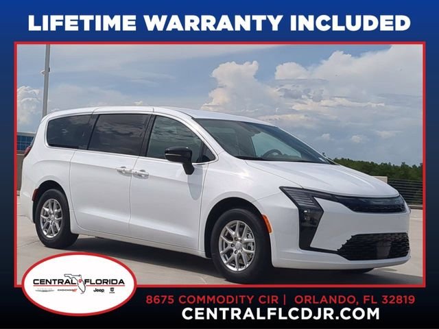 2027 Chrysler Pacifica Select's photo