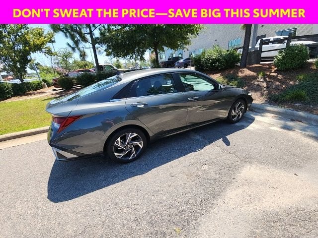 Used 2025 Gray Hyundai SEL Convenience image 10
