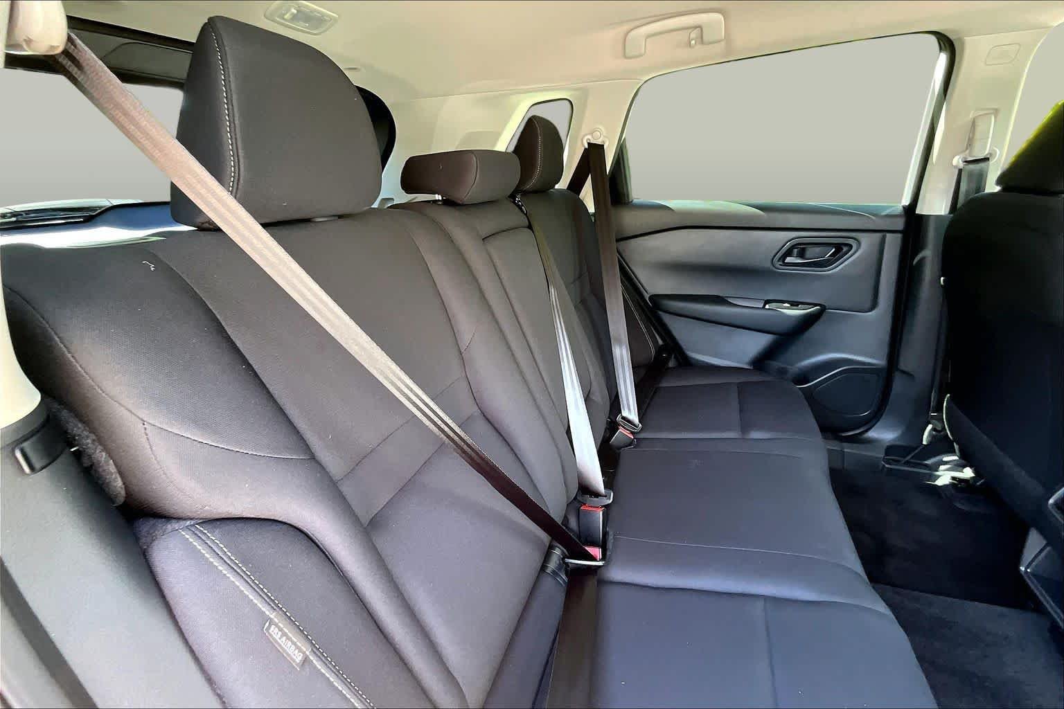Used 2024 Glacier White Nissan S image 20