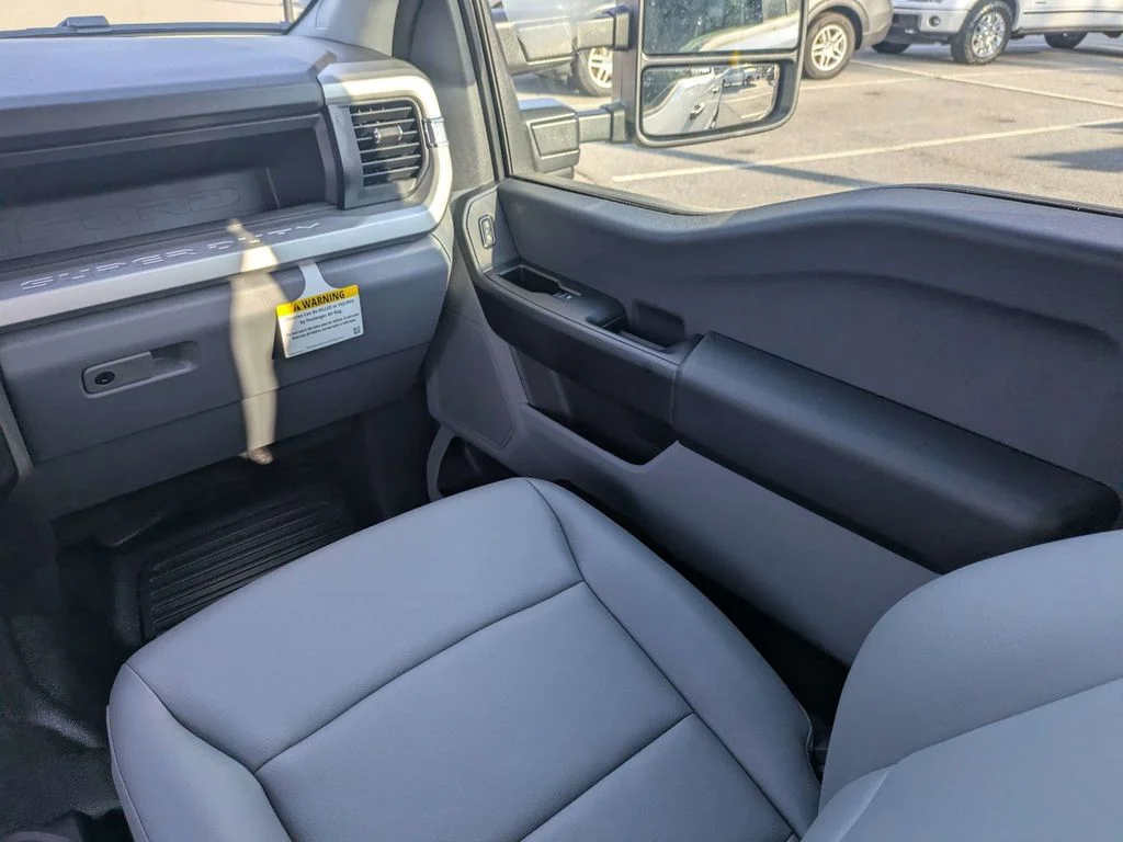New 2027 Oxford White Ford XL image 16