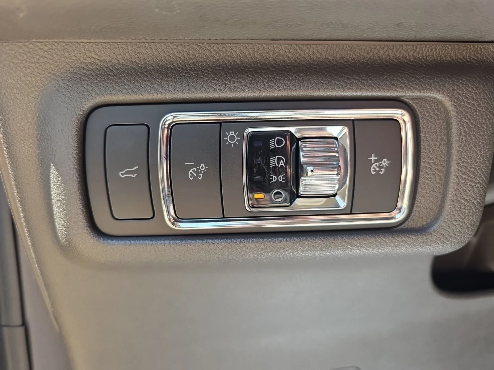 Used 2022 Smoke Metallic Lincoln Standard image 10