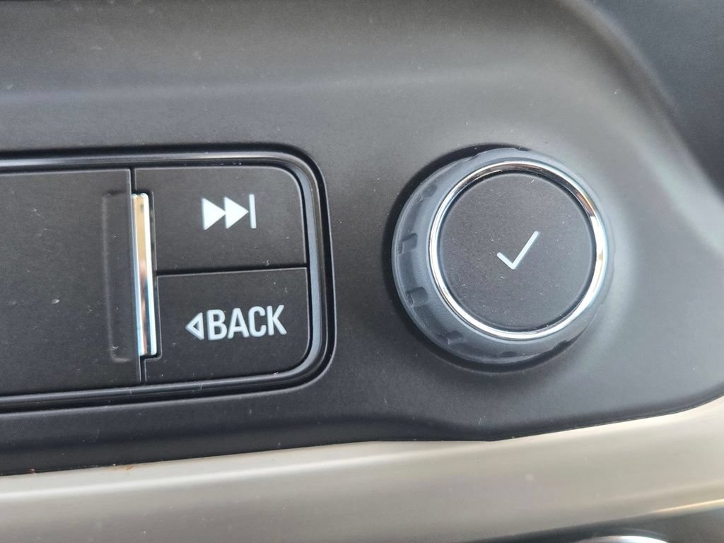 2023 GMC Acadia Denali - Photo 28