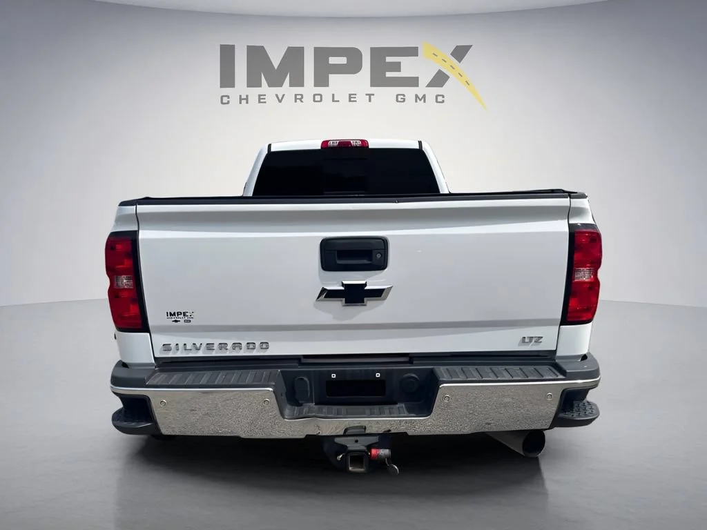 Used 2018 SUMMIT WHITE Chevrolet LTZ image 4