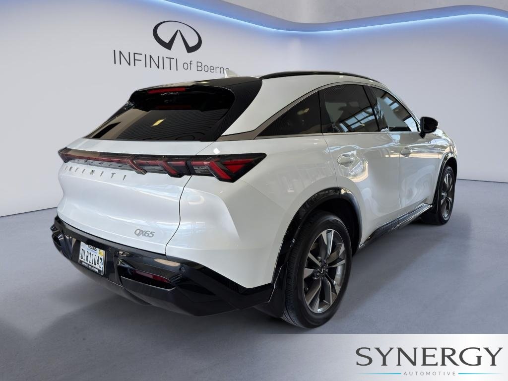 New 2027 RADIANT WHITE INFINITI Luxe AWD image 6
