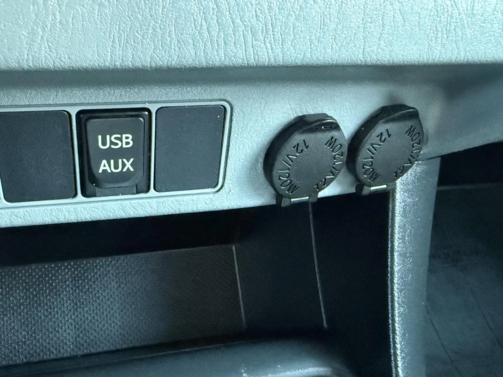 Used 2014 Pyrite Mica Toyota PreRunner image 28