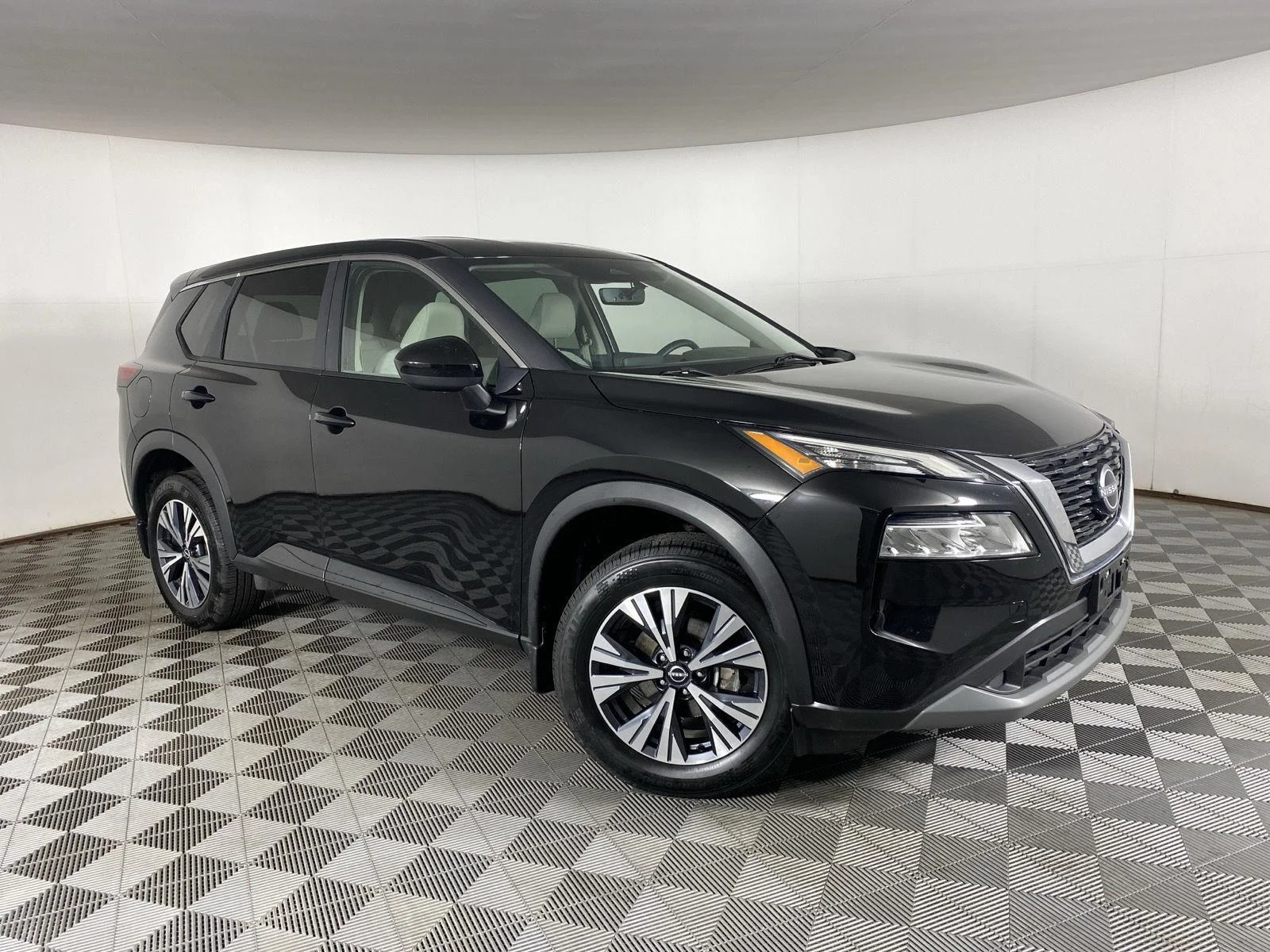 Used 2023 Super Black Nissan SV image 11