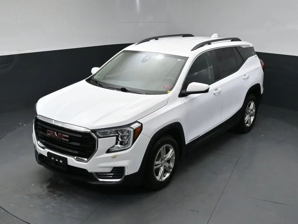 Used 2022 White GMC SLE image 14
