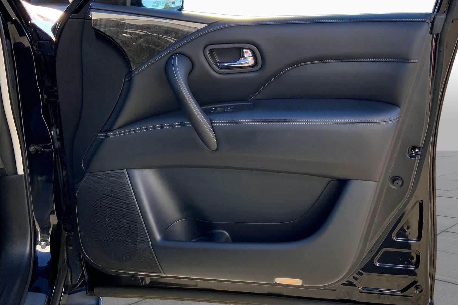 Used 2020 Black Obsidian INFINITI LUXE image 20