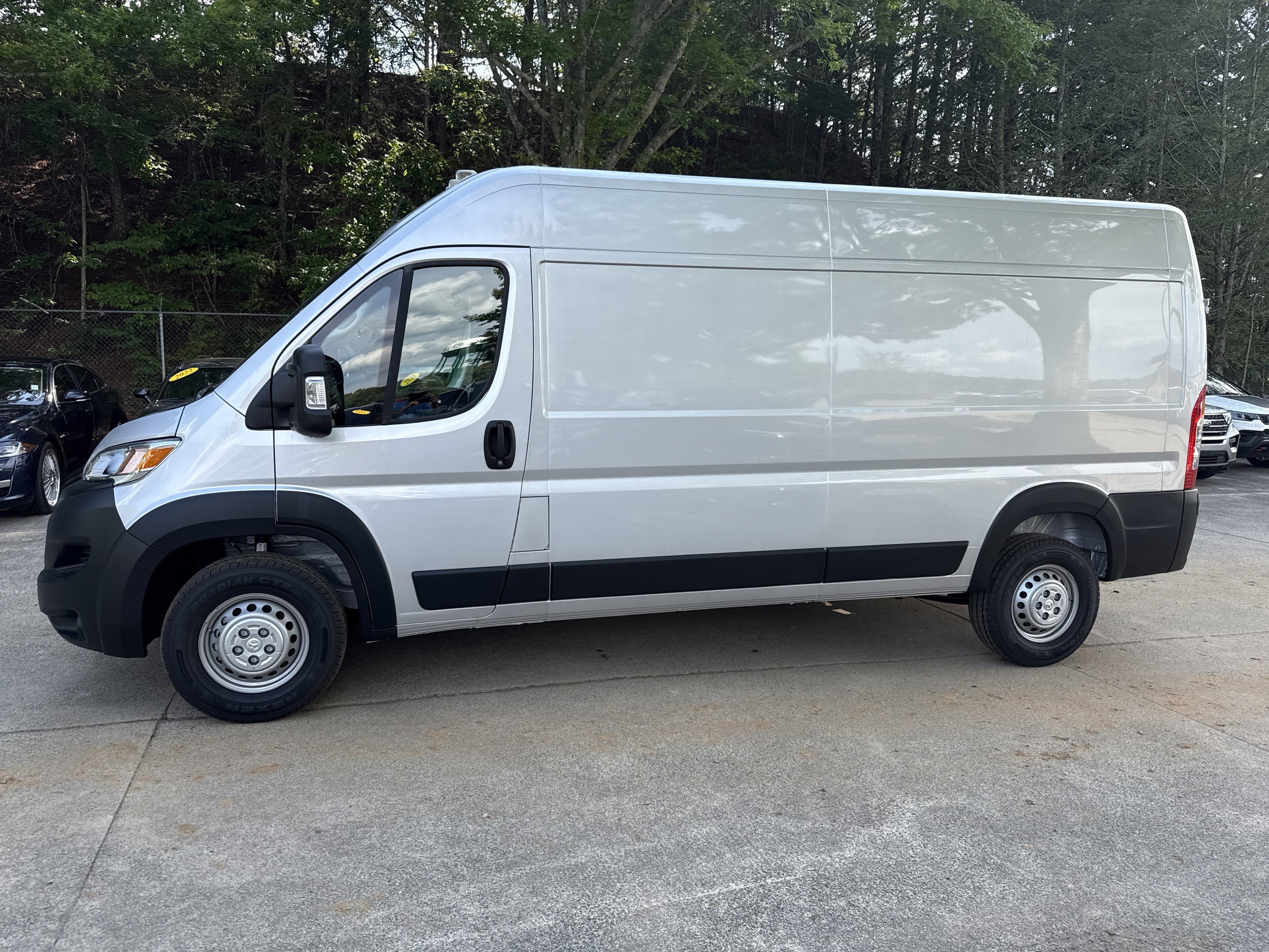 New 2026 Bright Silver Metallic Clear-Coat Exterior Paint RAM Tradesman image 4