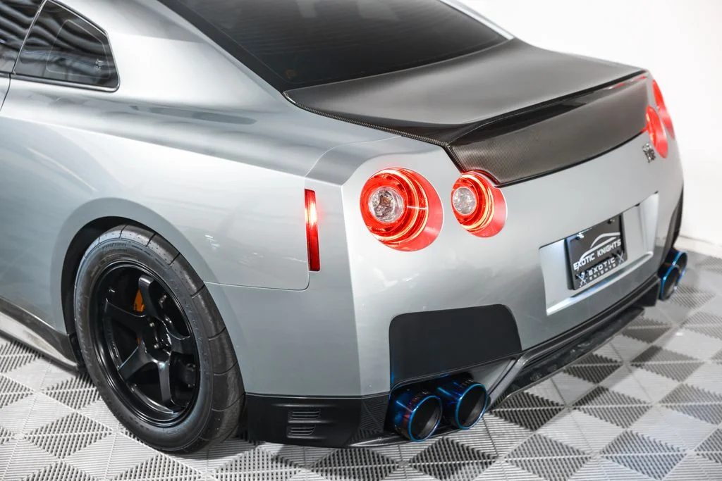 Used 2015 Silver Nissan Black Edition image 17