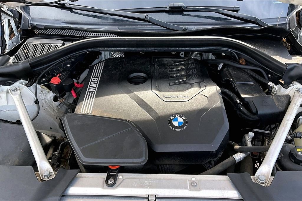 Used 2021 White BMW xDrive30i image 9