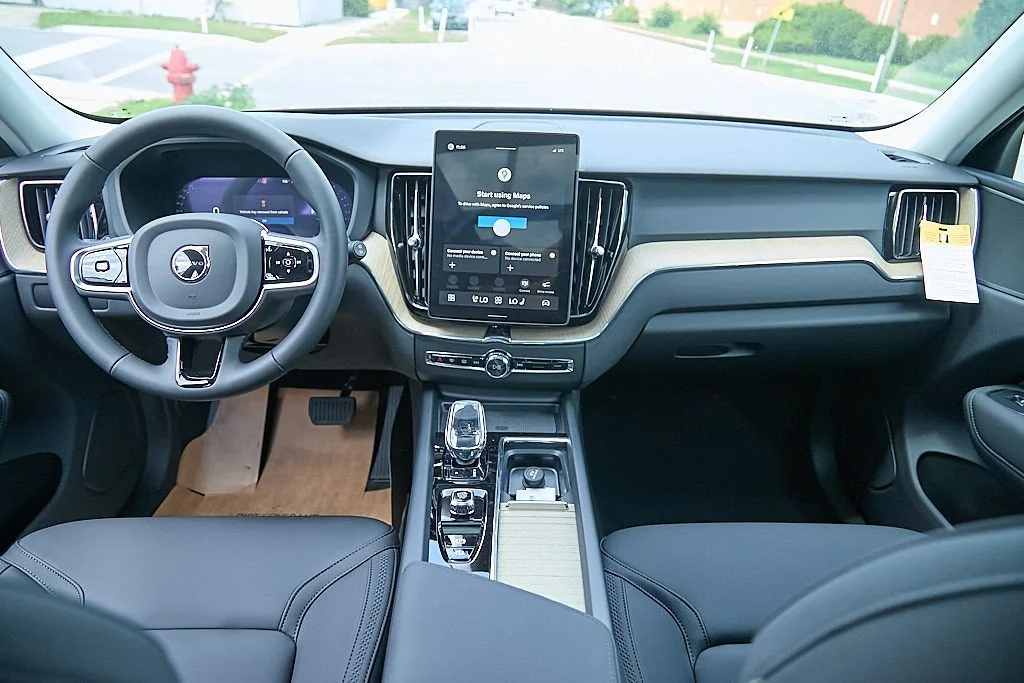 New 2026 Onyx Black Volvo Plus image 23