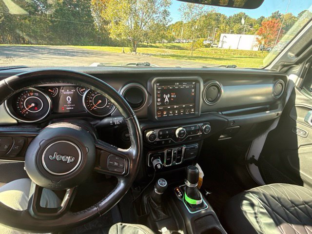 Used 2022 White Jeep Sport image 9