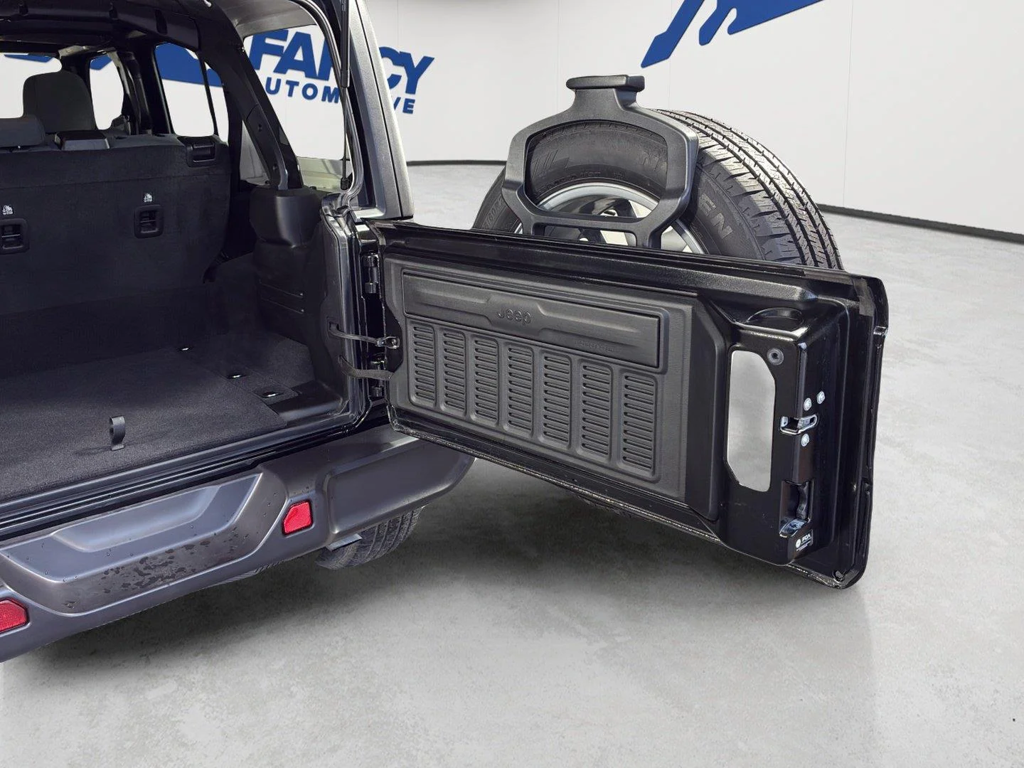Used 2025 Black Clearcoat Jeep Sport S image 16