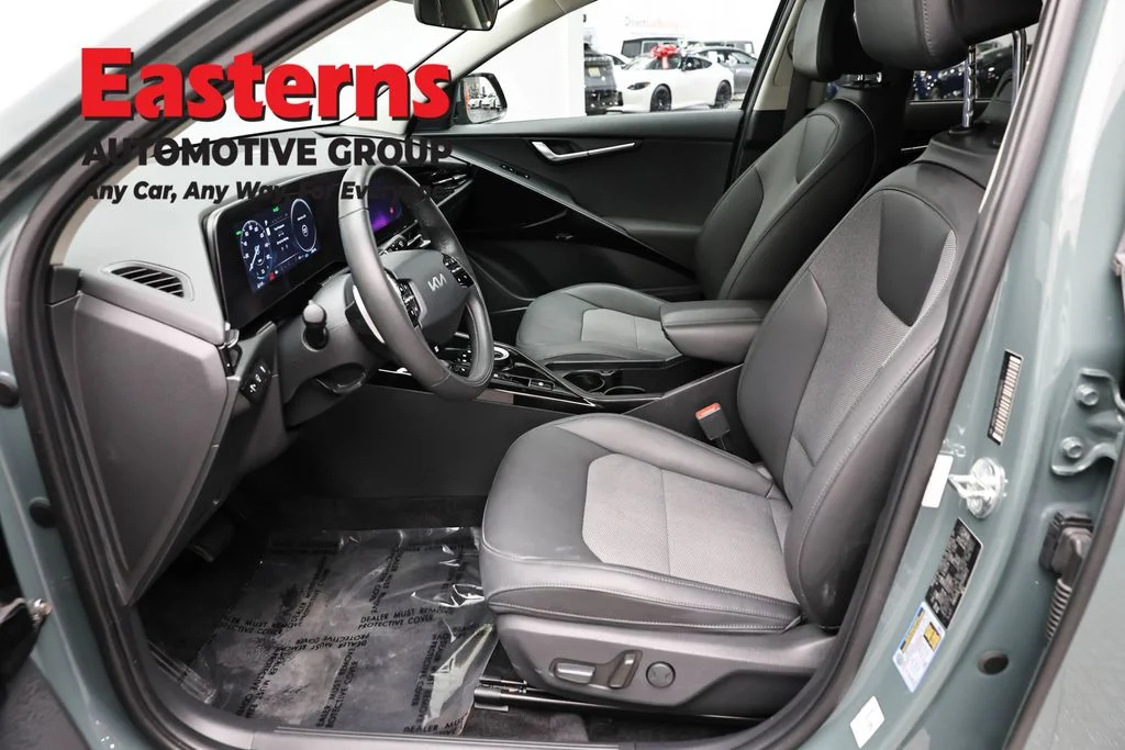 Used 2023 Green Kia Wind image 14