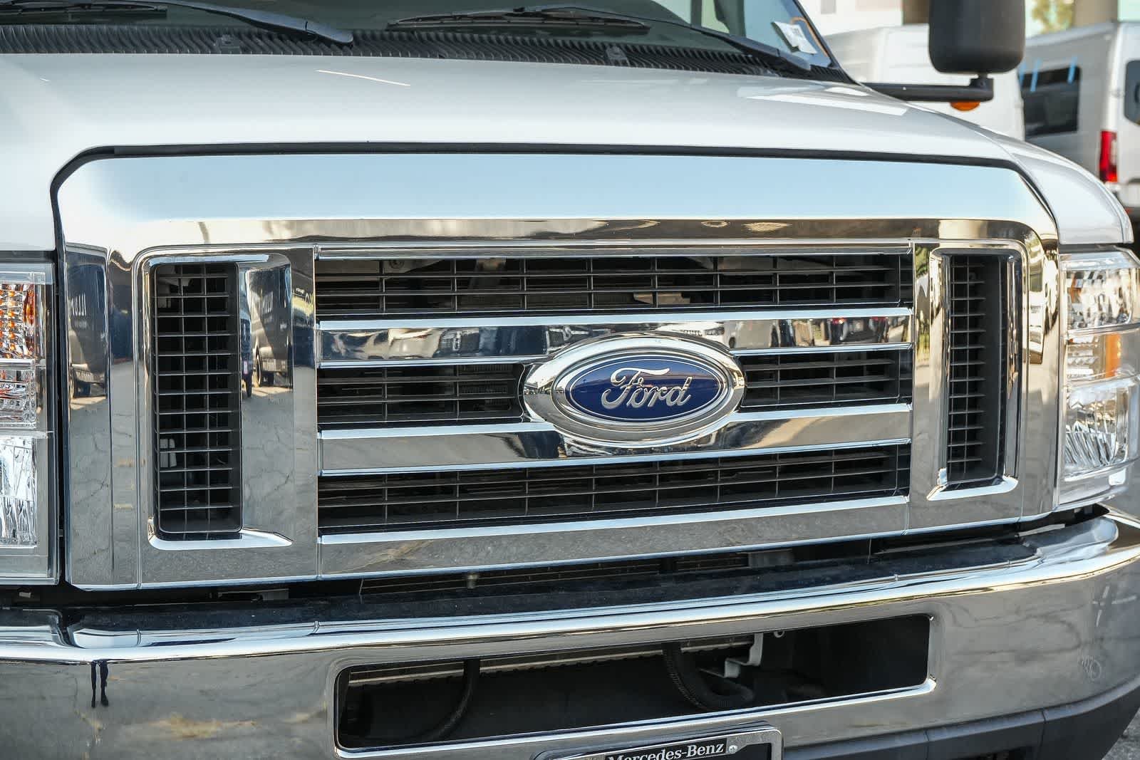 Used 2023 Oxford White Ford  image 5