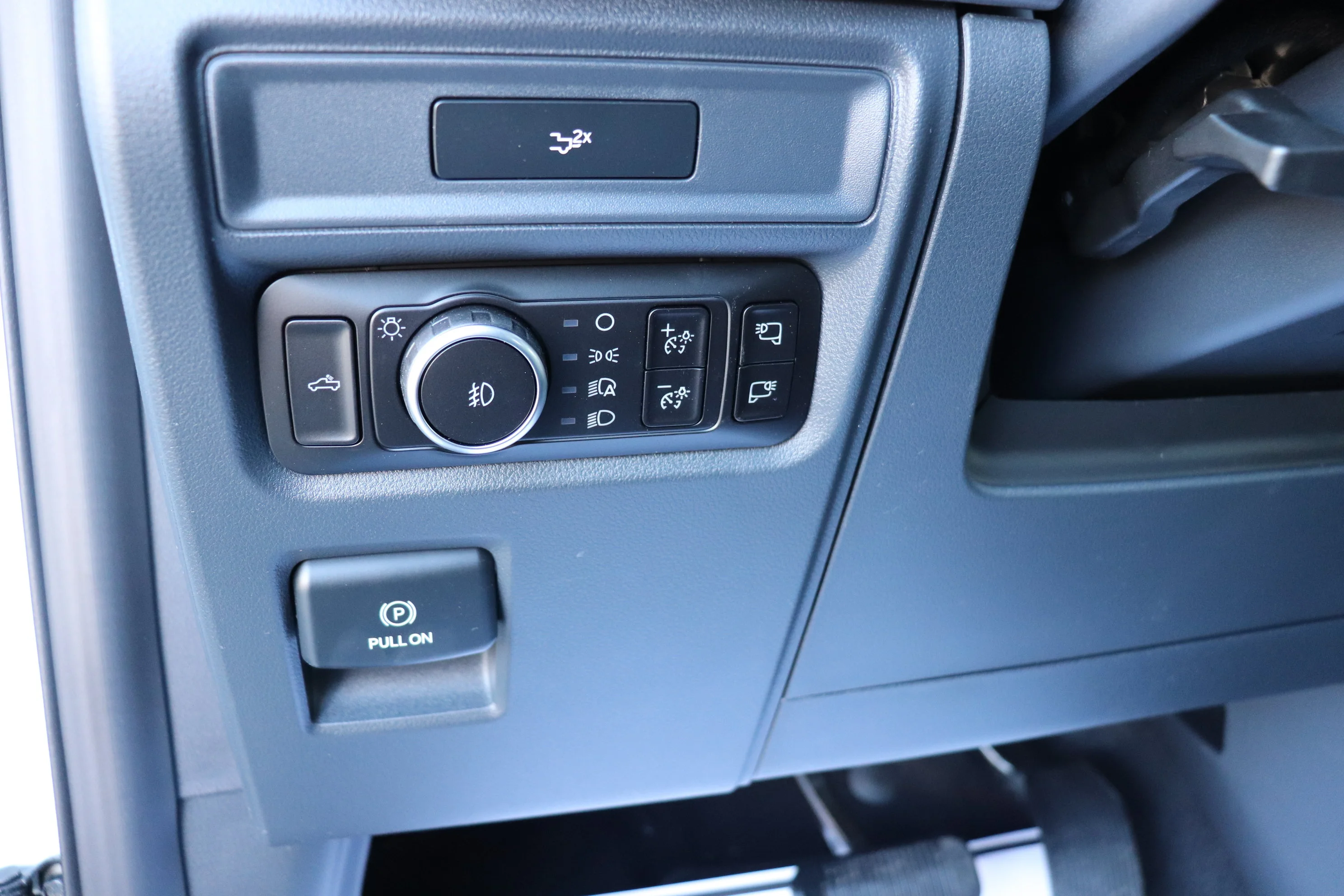 New 2026 OXFORD WHITE Ford XLT image 12