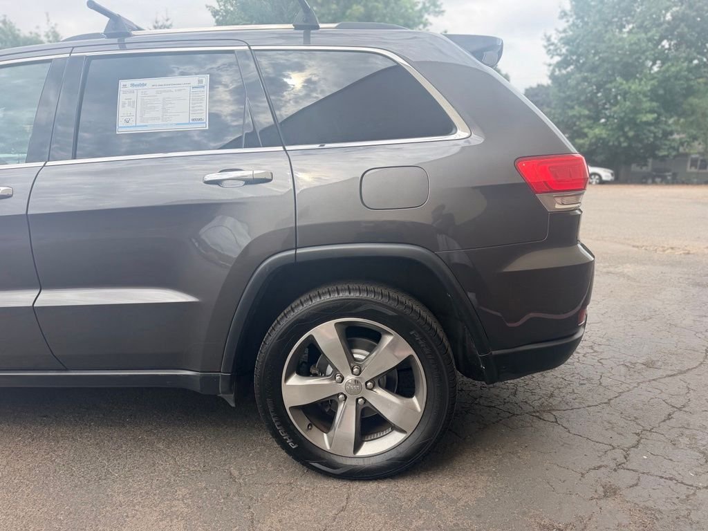 Used 2015 Gray Jeep Limited image 10