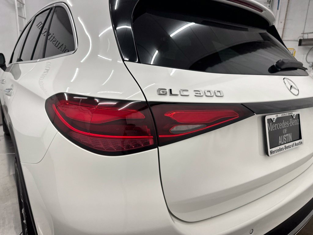 New 2027 Polar White Mercedes-Benz GLC 300 image 41