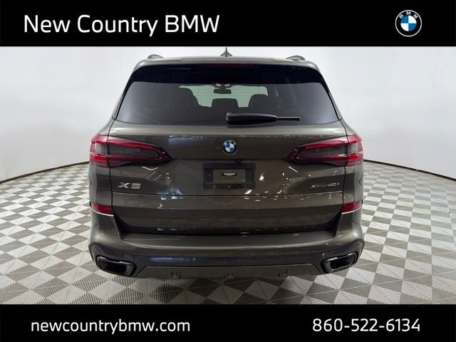 Used 2023 Green BMW xDrive40i image 6