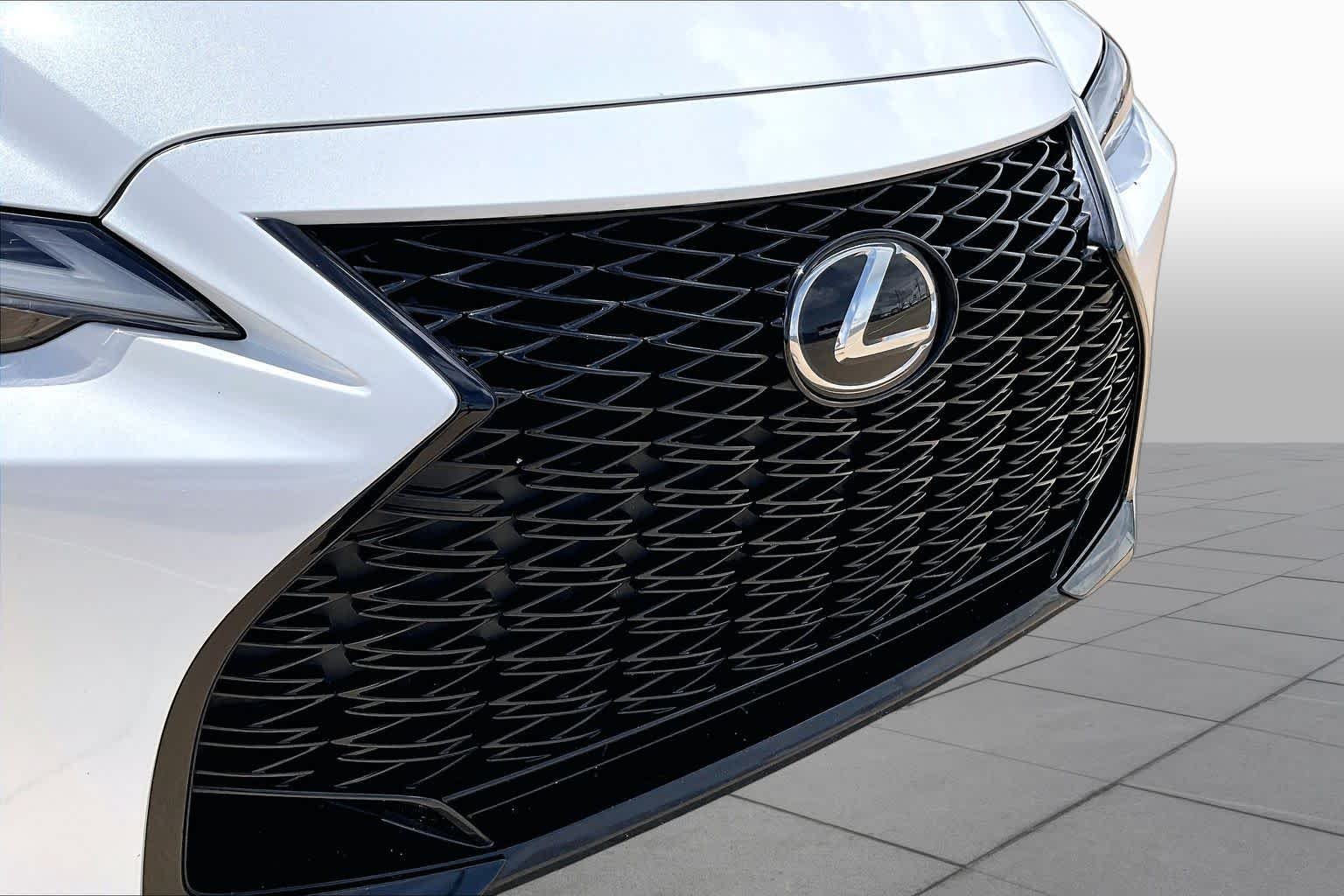 Used 2024 Ultra White Lexus F SPORT Design image 30
