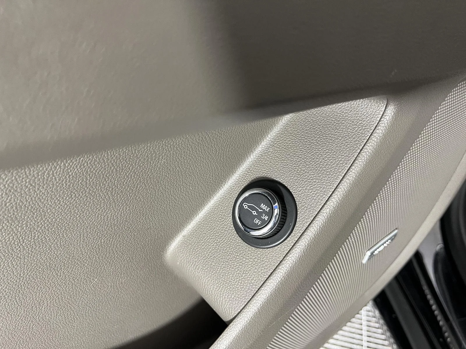 Used 2020 Mosaic Black Metallic Chevrolet Premier image 33