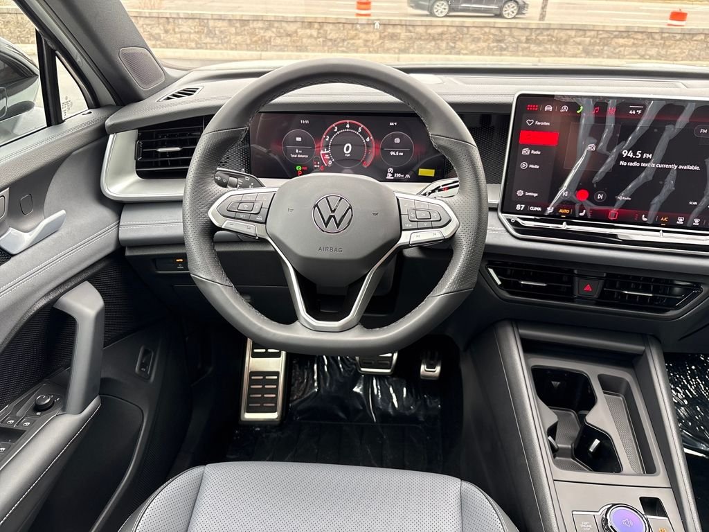 New 2026 Opal White Pearl Volkswagen 2.0T SE R-Line Black image 15