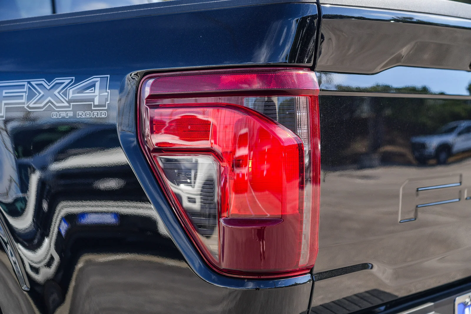 New 2026 Agate Black Metallic Ford XLT image 9
