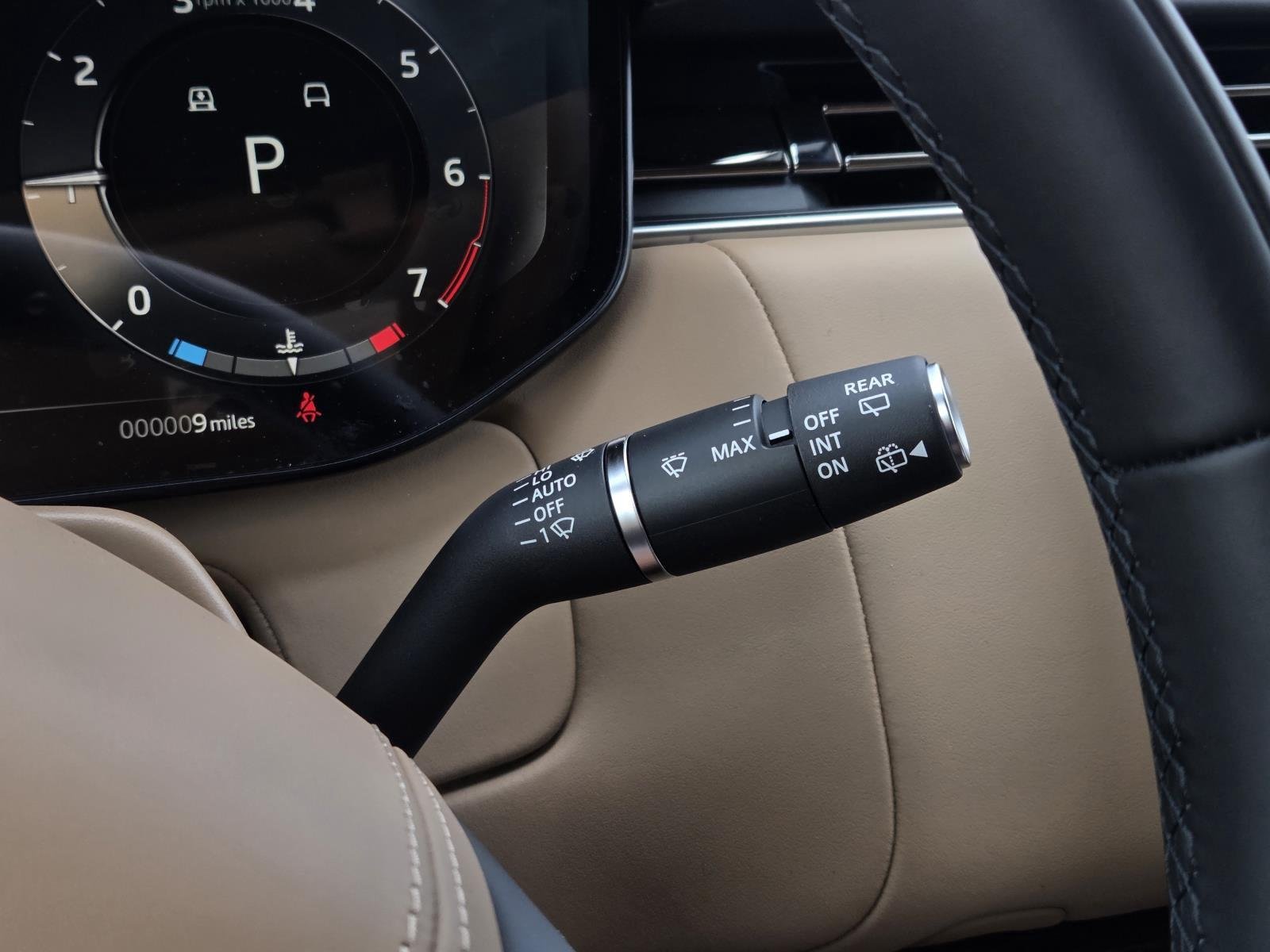 New 2026 Eiger Grey Land Rover SE image 23