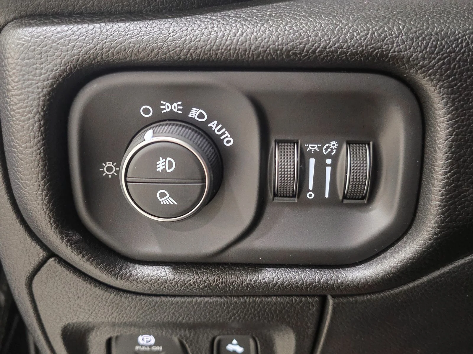 2026 RAM 1500 Laramie - Photo 25