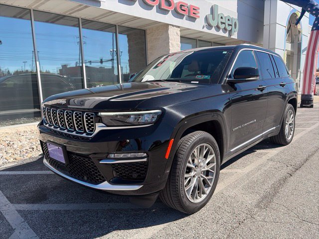 Used 2024 Black Jeep Summit image 1