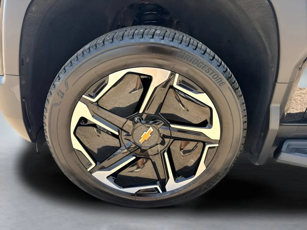 Used 2026 Black Chevrolet LT - Max Range image 33