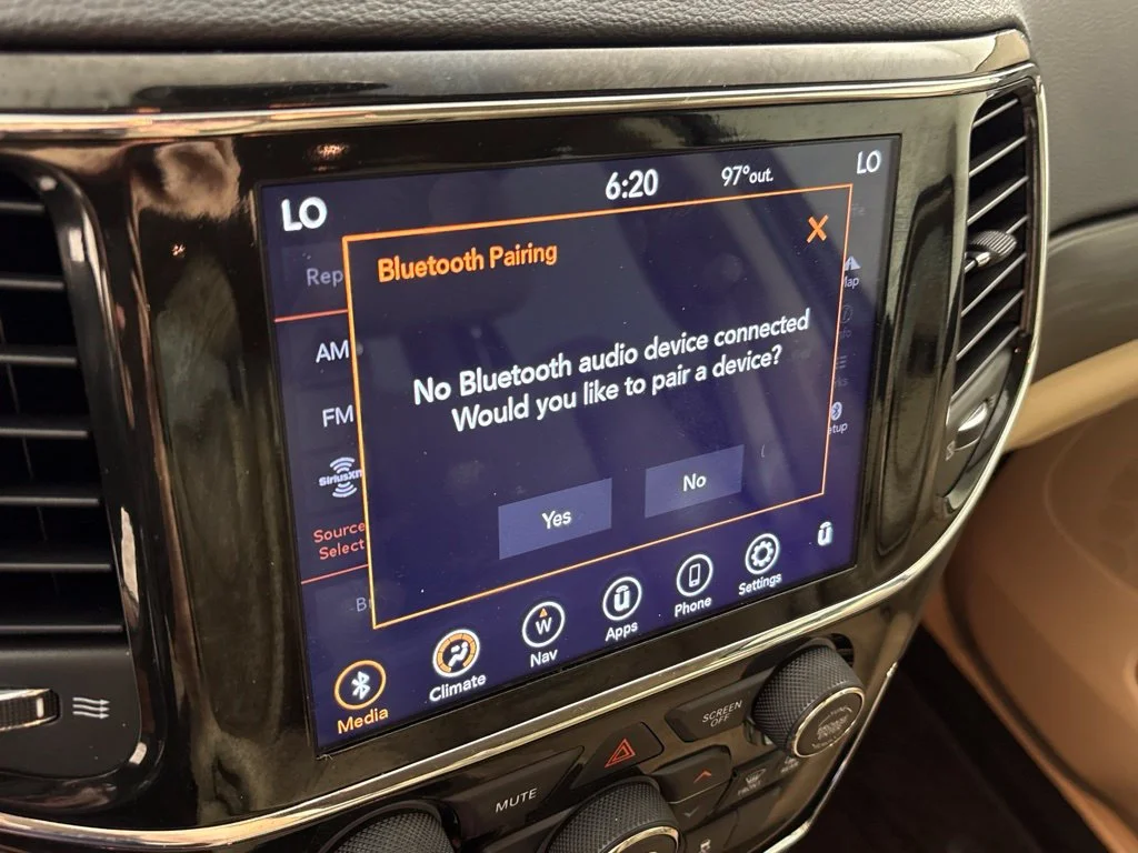 Used 2022 Black Jeep Laredo E image 32