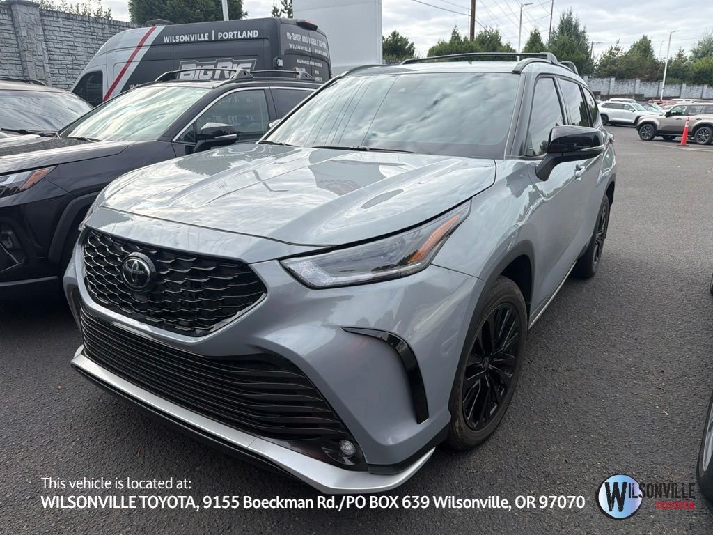 Certified Used 2025  Toyota XSE image 1
