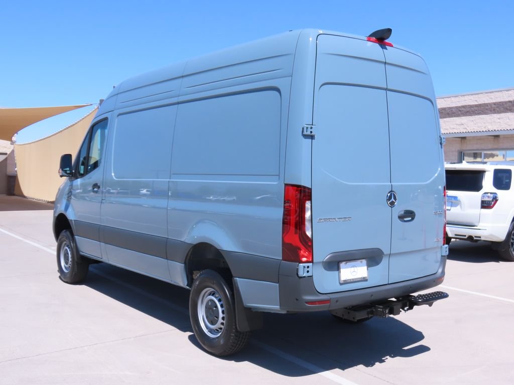 New 2026  Mercedes-Benz Cargo 144 WB image 7