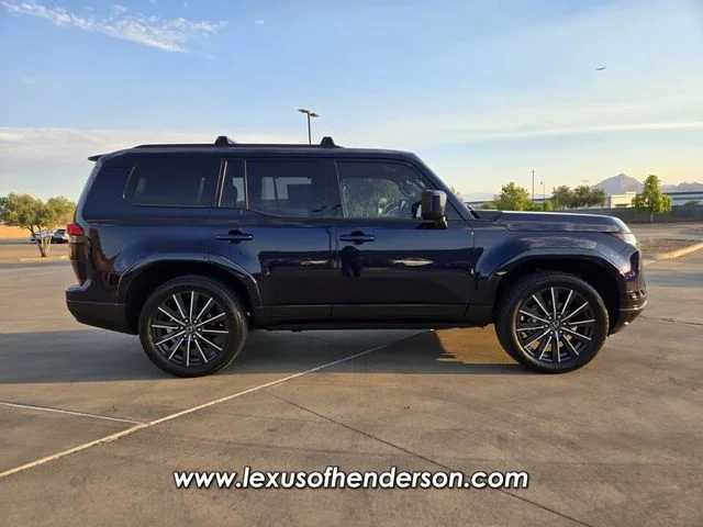 Certified Used 2025  Lexus 550 Luxury+ image 8