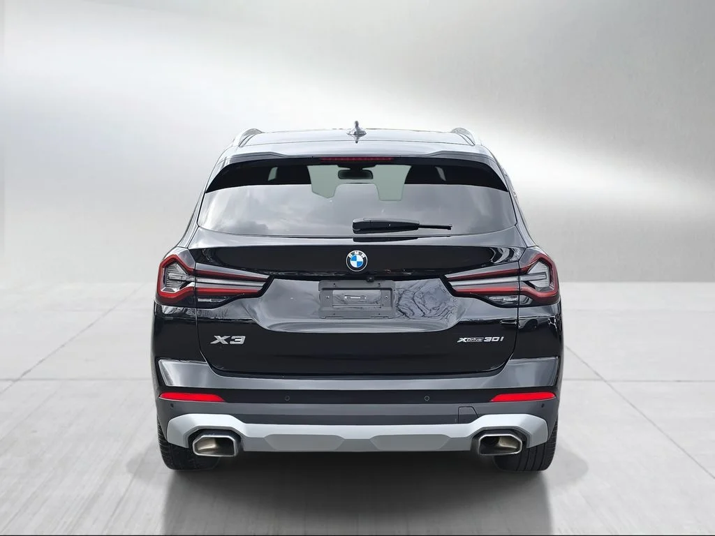 Used 2024 Black Sapphire Metallic BMW xDrive30i image 4