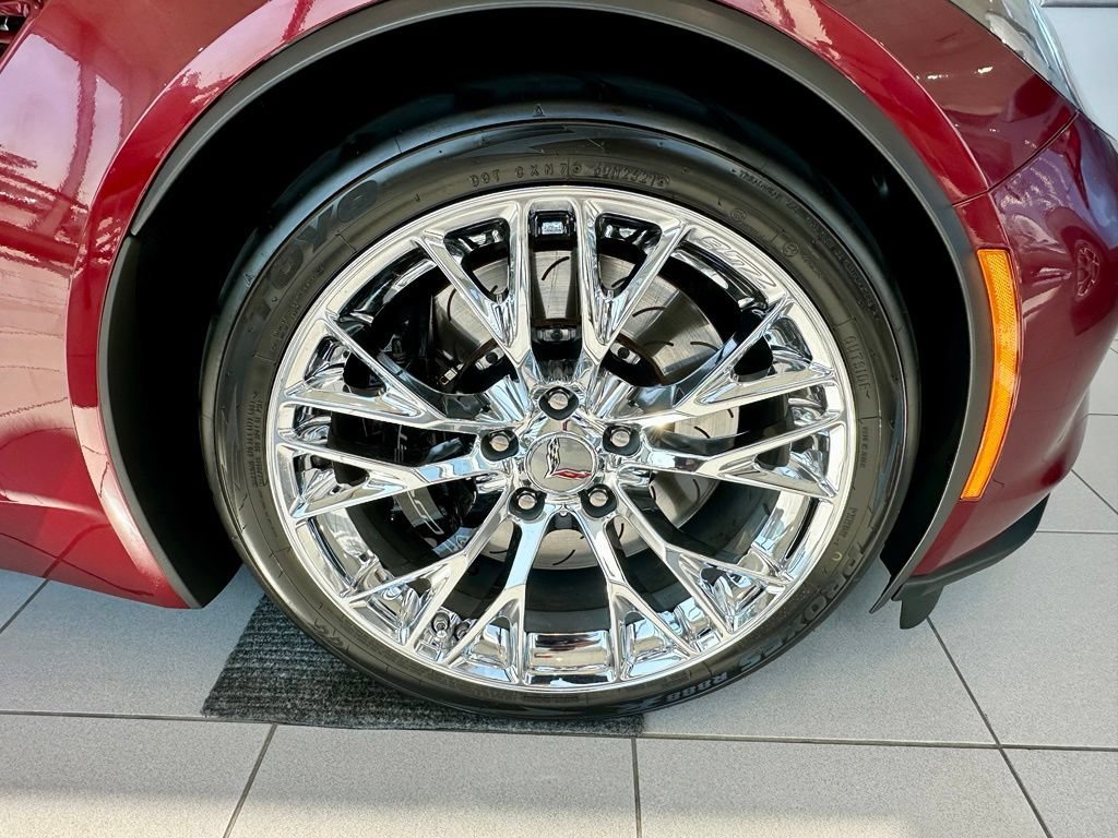Used 2018 LONG BEACH RED METALLIC TINTCOAT Chevrolet Z06 1LZ image 11