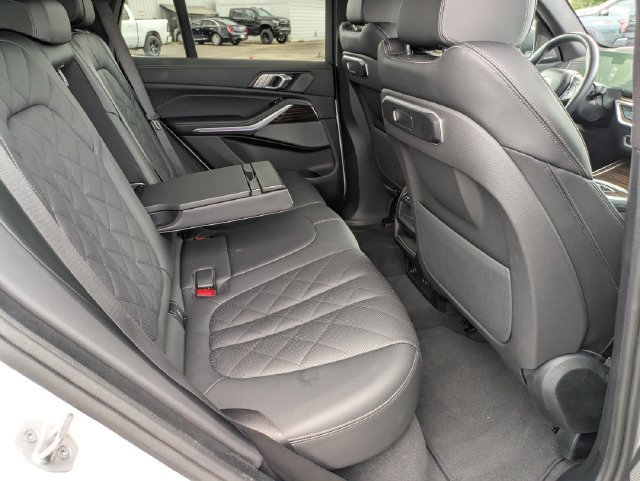Used 2026 White BMW sDrive40i image 24