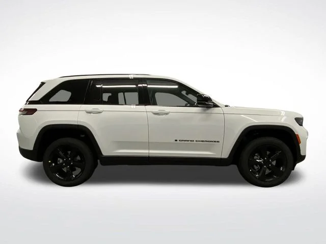 New 2025 Bright White Clear-Coat Exterior Paint Jeep Altitude X image 2