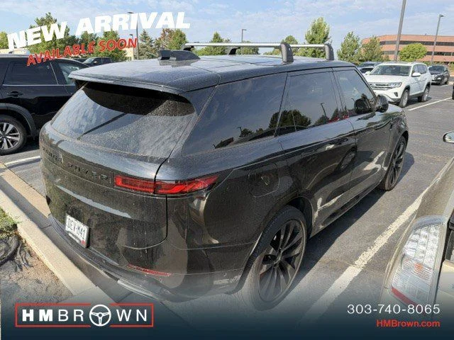 Used 2024 Santorini Black Metallic Land Rover Dynamic SE image 4