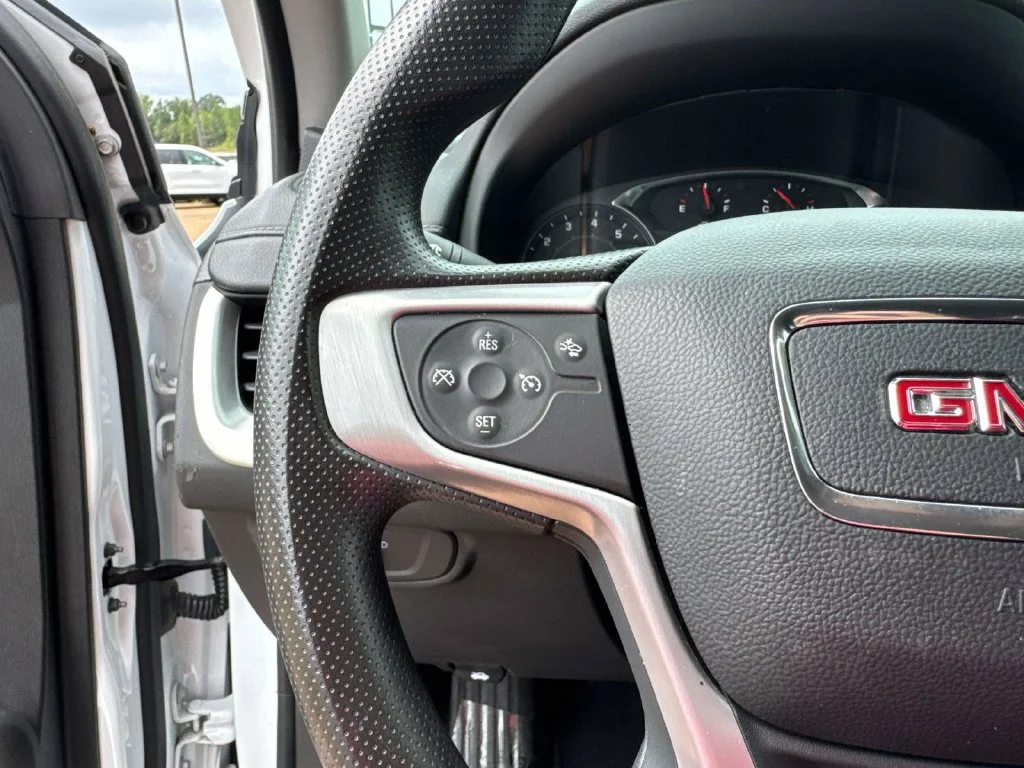 Used 2024 White GMC SLE image 30